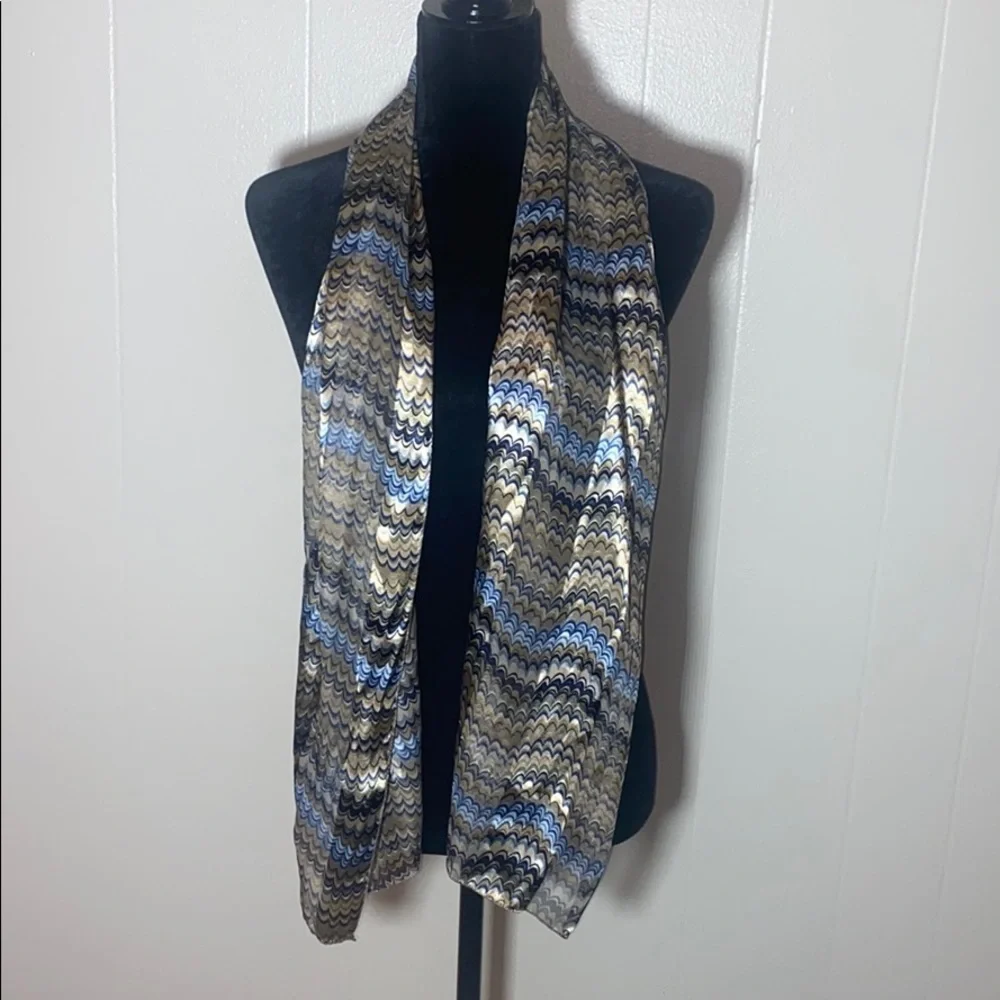 Multifunctional Scarf With Art Deco Wave‎ Pattern In Gold, Tan, Blue